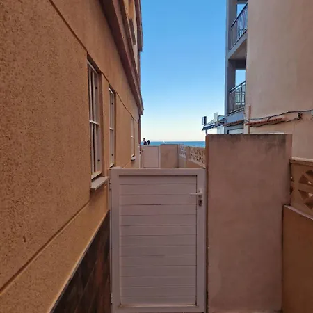 Lovely Beach Flat, Ground Floor, With Fast Wifi, Ac And Heating Bellreguard Exterior photo