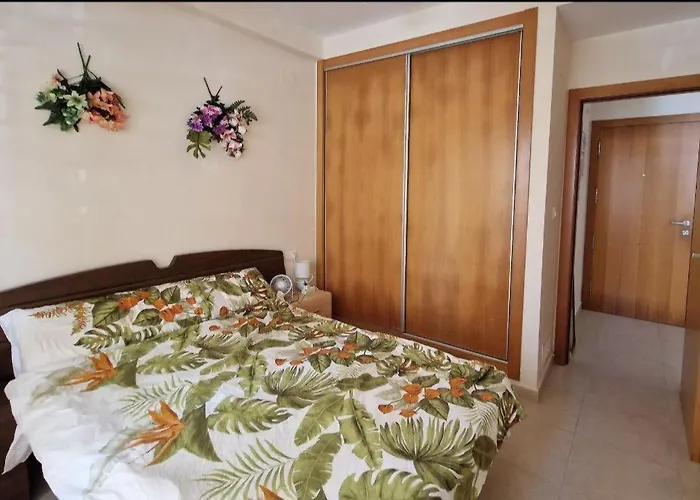 Lovely Beach Flat, Ground Floor, With Fast Wifi, Ac And Heating