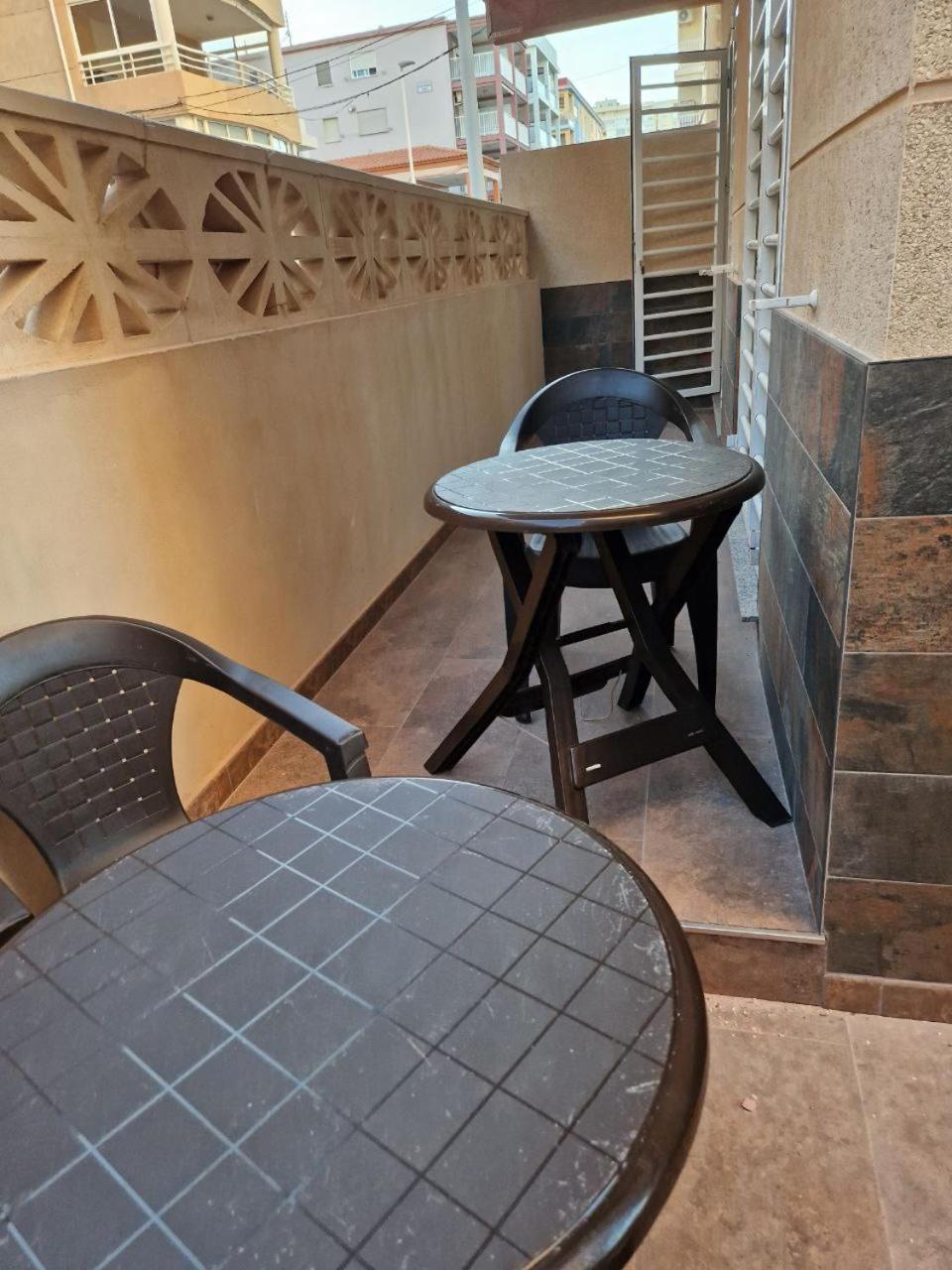 Lovely Flat, Ground Floor, With Fast Wifi, Ac And Heating *