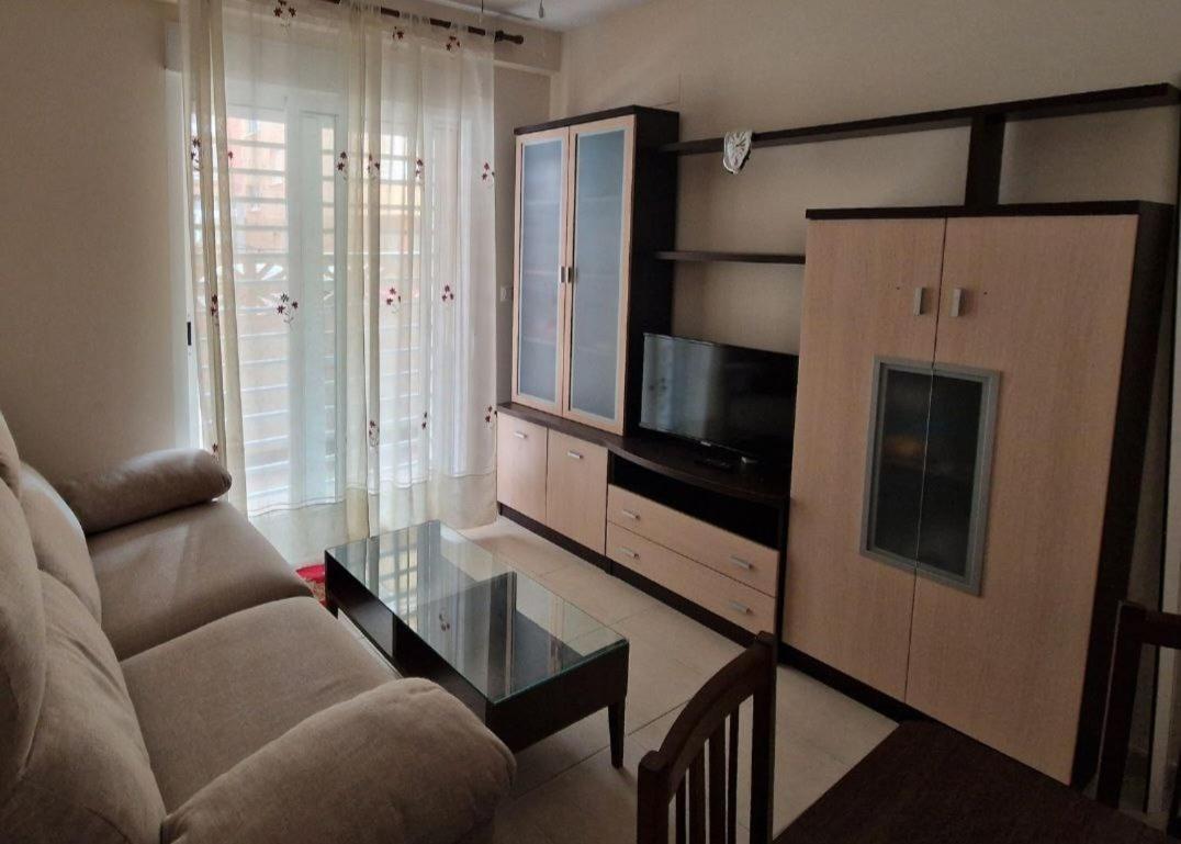 Lovely Flat, Ground Floor, With Fast Wifi, Ac And Heating Apartment