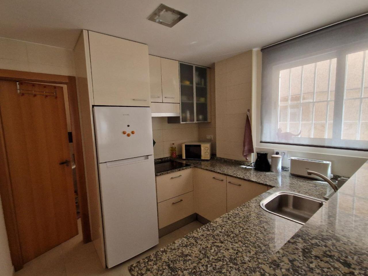 Apartment Lovely Flat, Ground Floor, With Fast Wifi, Ac And Heating Bellreguard